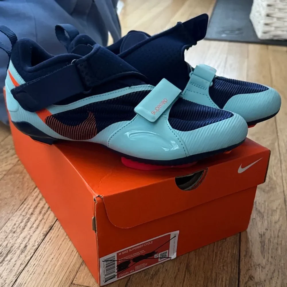 Nike cycling - Navy and Light Blue size 7 M peloton